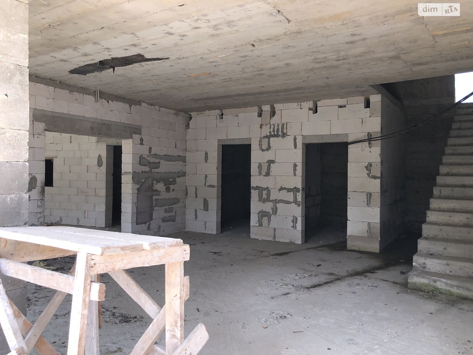 триповерховий будинок, 1000 кв. м, піноблок. Продаж у Шаяні фото 1 триповерховий будинок, 1000 кв. м, піноблок. Продаж у Шаяні фото 1