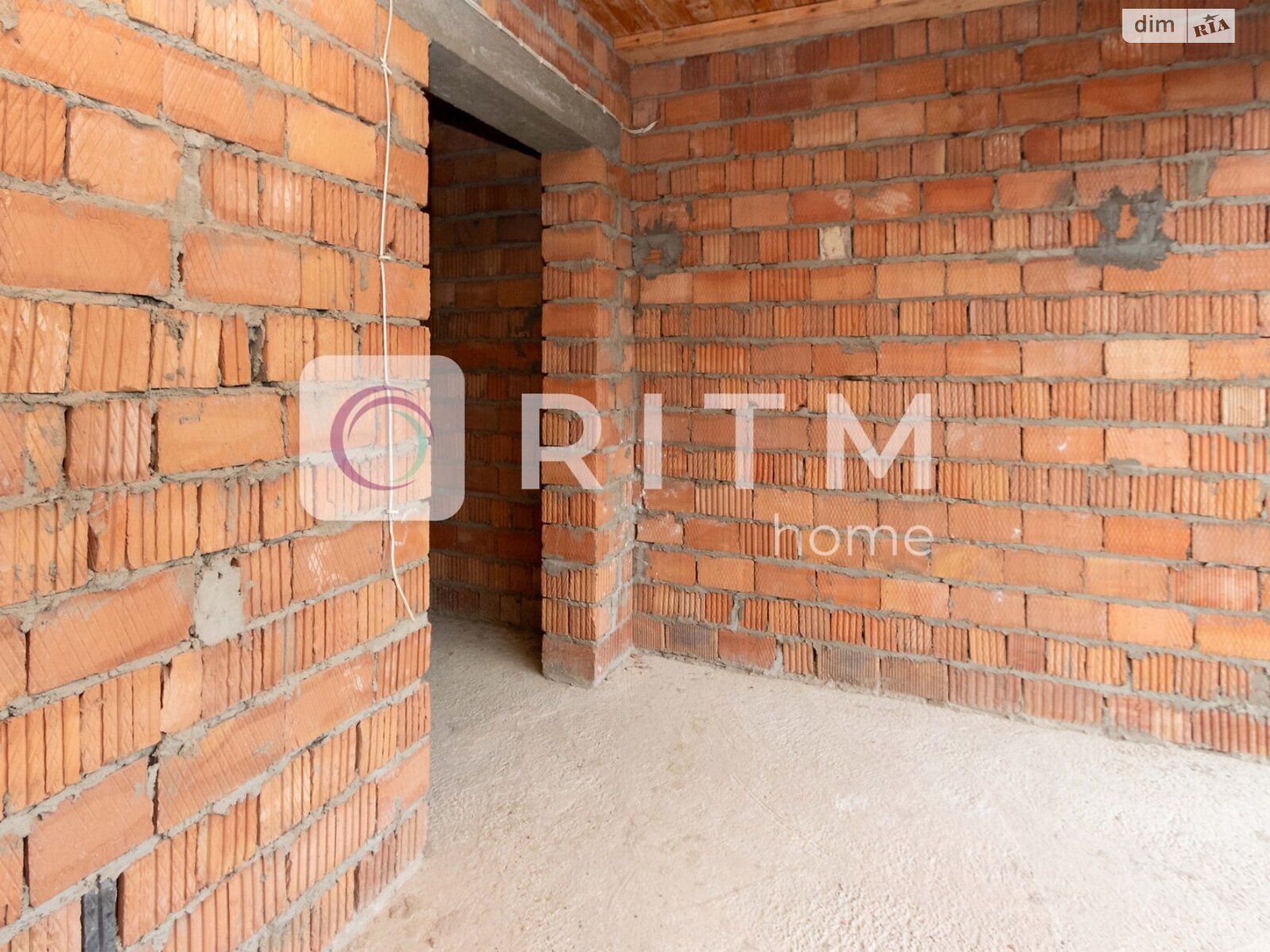 двухэтажный дом с балконом, 238 кв. м, кирпич. Продажа в Шипинцах фото 1 двухэтажный дом с балконом, 238 кв. м, кирпич. Продажа в Шипинцах фото 1