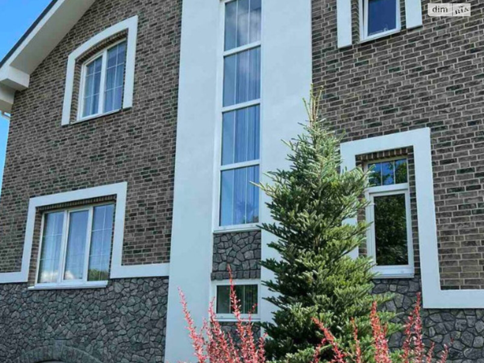 двоповерховий будинок з гаражем, 300 кв. м, цегла. Продаж у Шкарівці фото 1 двоповерховий будинок з гаражем, 300 кв. м, цегла. Продаж у Шкарівці фото 1