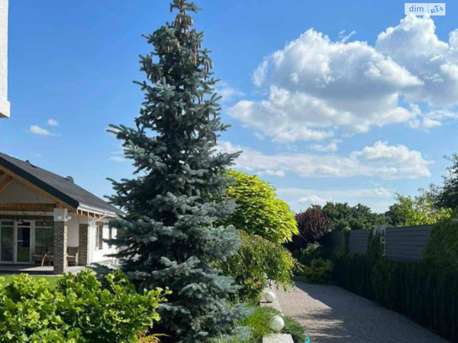 двоповерховий будинок з гаражем, 300 кв. м, цегла. Продаж у Шкарівці фото 1 двоповерховий будинок з гаражем, 300 кв. м, цегла. Продаж у Шкарівці фото 1