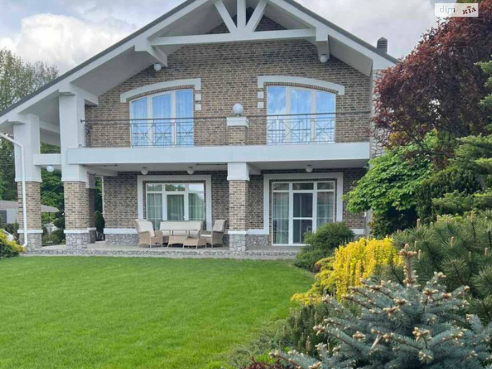 двоповерховий будинок з гаражем, 300 кв. м, цегла. Продаж у Шкарівці фото 1 двоповерховий будинок з гаражем, 300 кв. м, цегла. Продаж у Шкарівці фото 1
