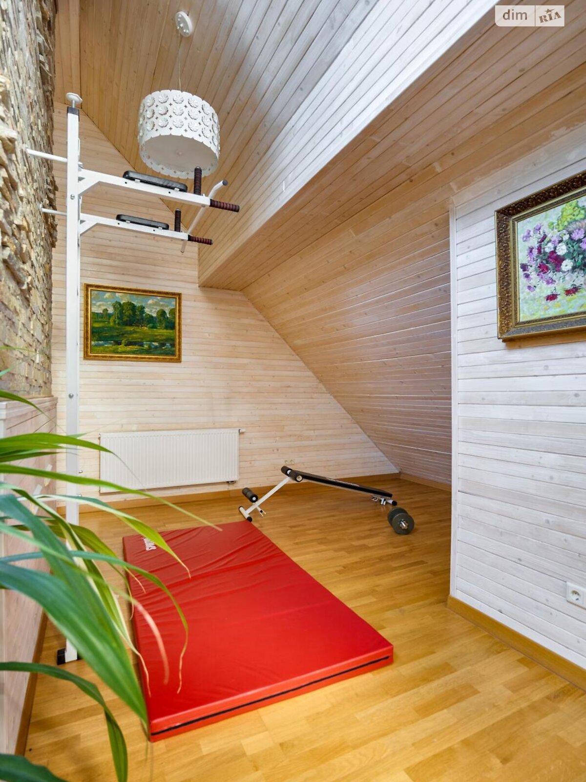 трехэтажный дом с верандой, 298.7 кв. м, кирпич. Продажа в Сходнице фото 1