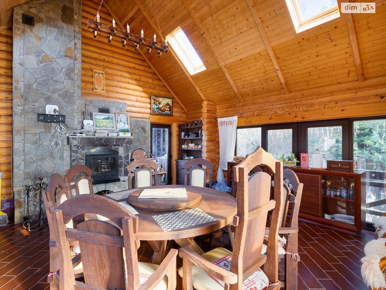 трехэтажный дом с верандой, 298.7 кв. м, кирпич. Продажа в Сходнице фото 1