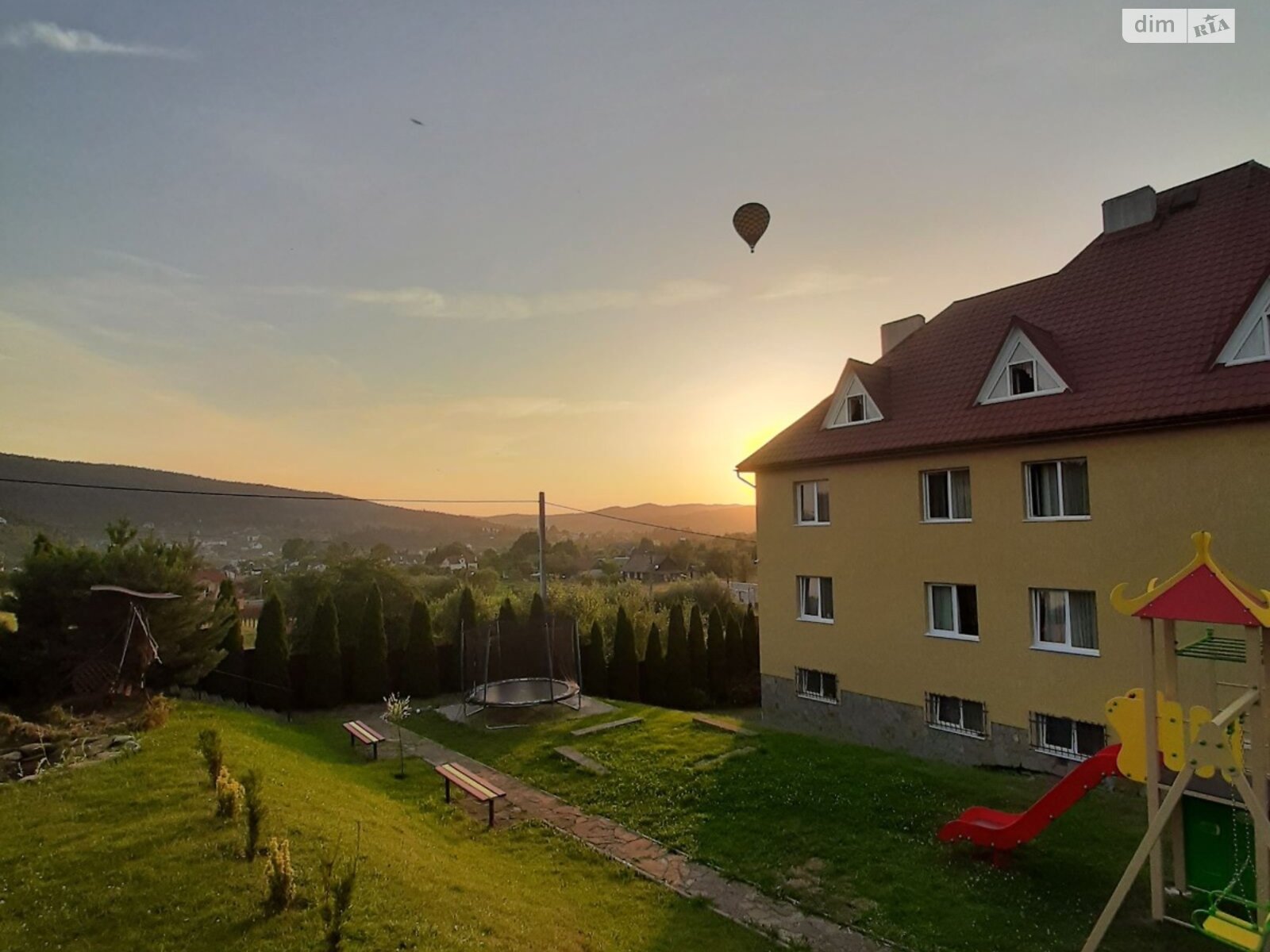 чотириповерховий будинок веранда, 750 кв. м, цегла. Продаж у Східниці фото 1