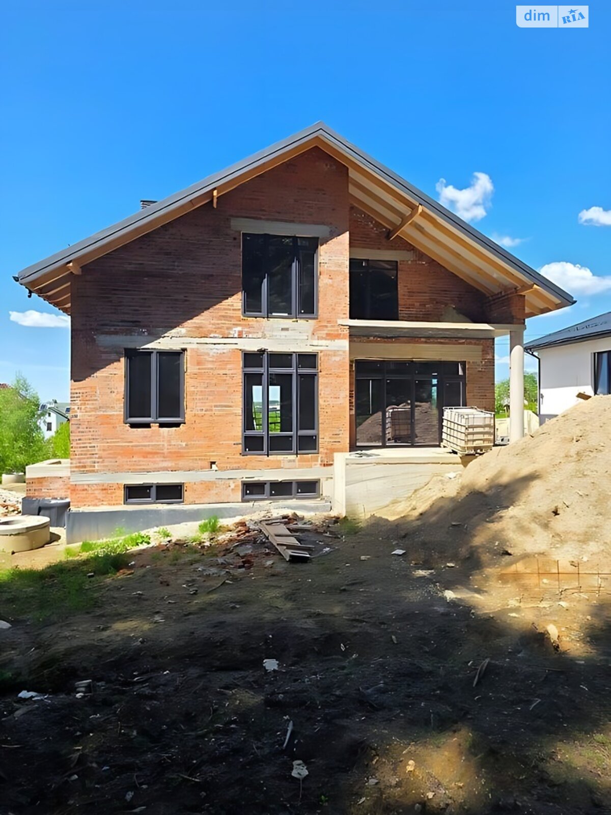 триповерховий будинок з мансардою, 365 кв. м, цегла. Продаж у Східниці фото 1 триповерховий будинок з мансардою, 365 кв. м, цегла. Продаж у Східниці фото 1