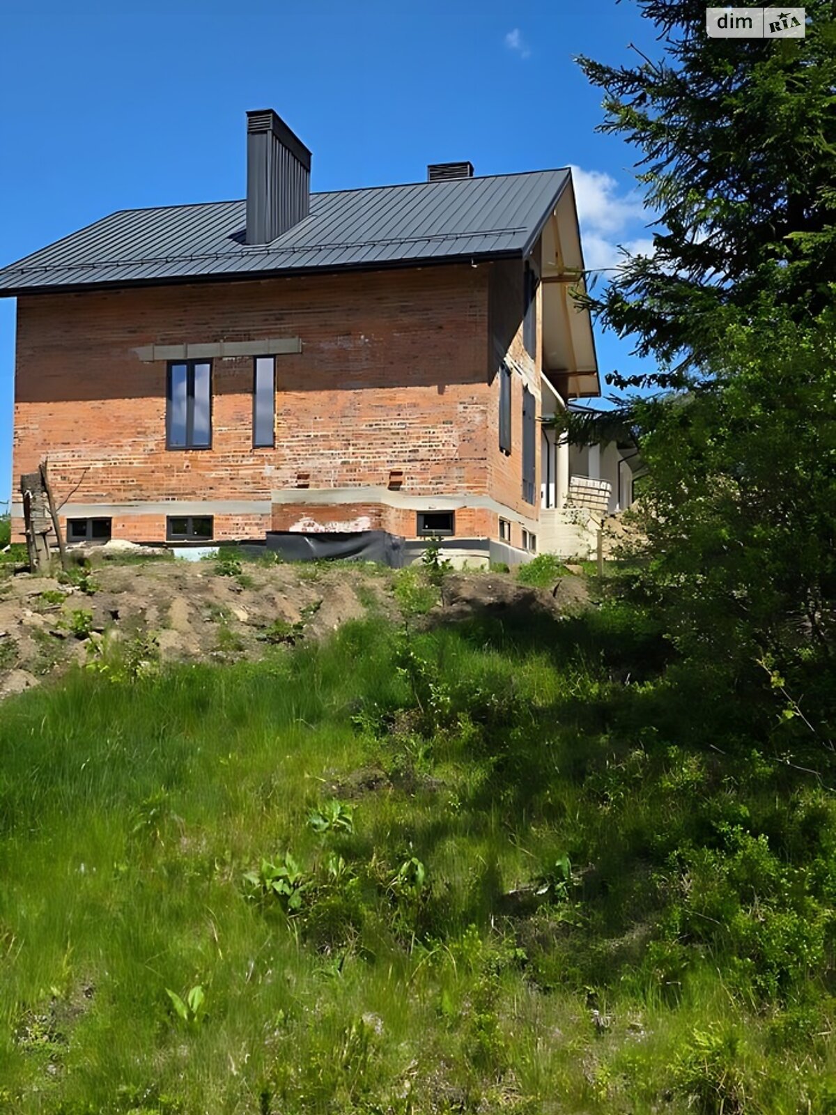 триповерховий будинок з мансардою, 365 кв. м, цегла. Продаж у Східниці фото 1 триповерховий будинок з мансардою, 365 кв. м, цегла. Продаж у Східниці фото 1