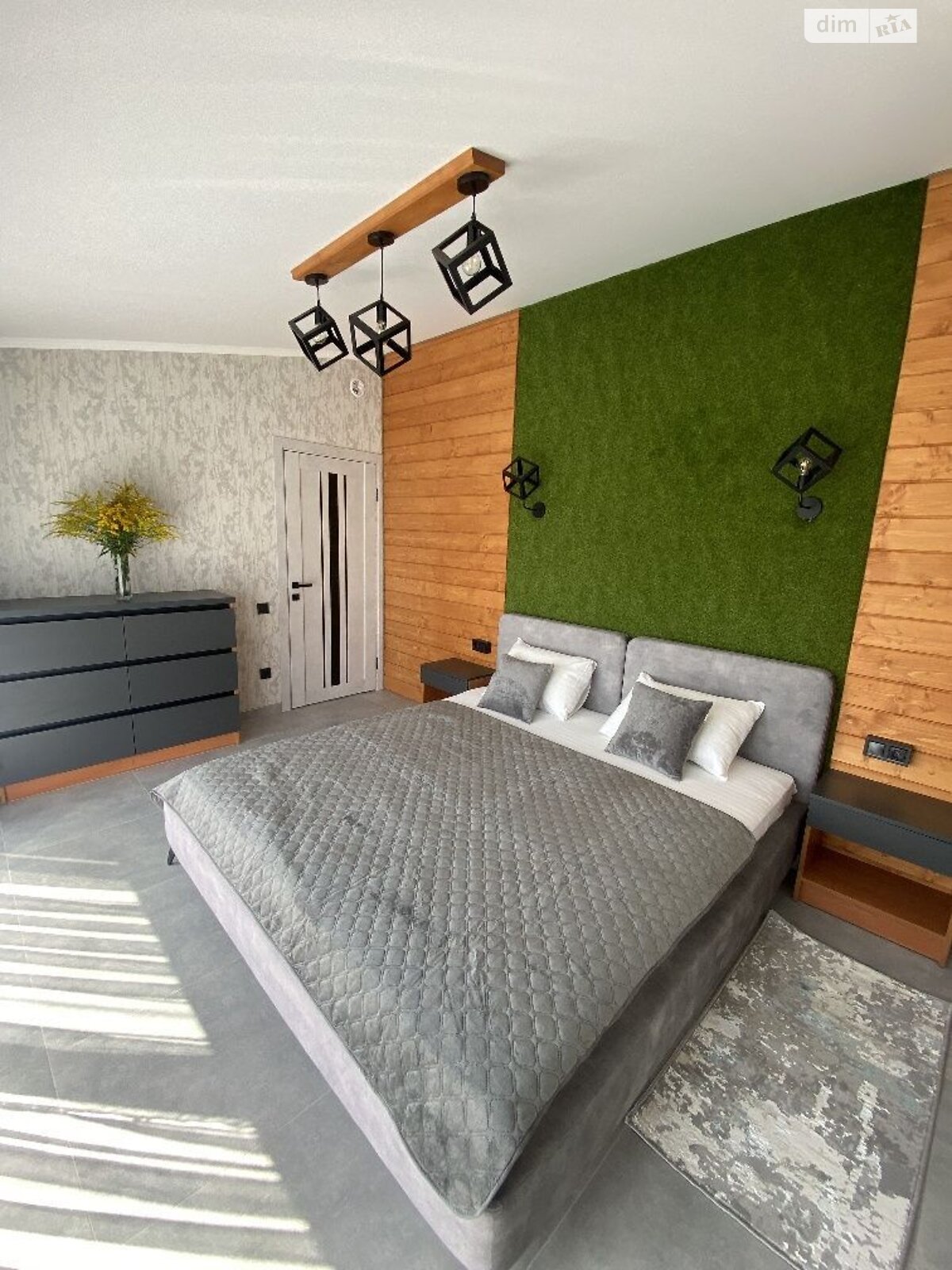 двухэтажный дом, 330 кв. м, кирпич. Продажа в Сходнице фото 1