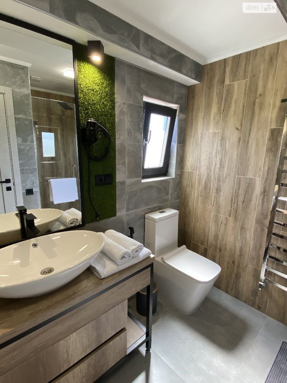 двухэтажный дом, 330 кв. м, кирпич. Продажа в Сходнице фото 1