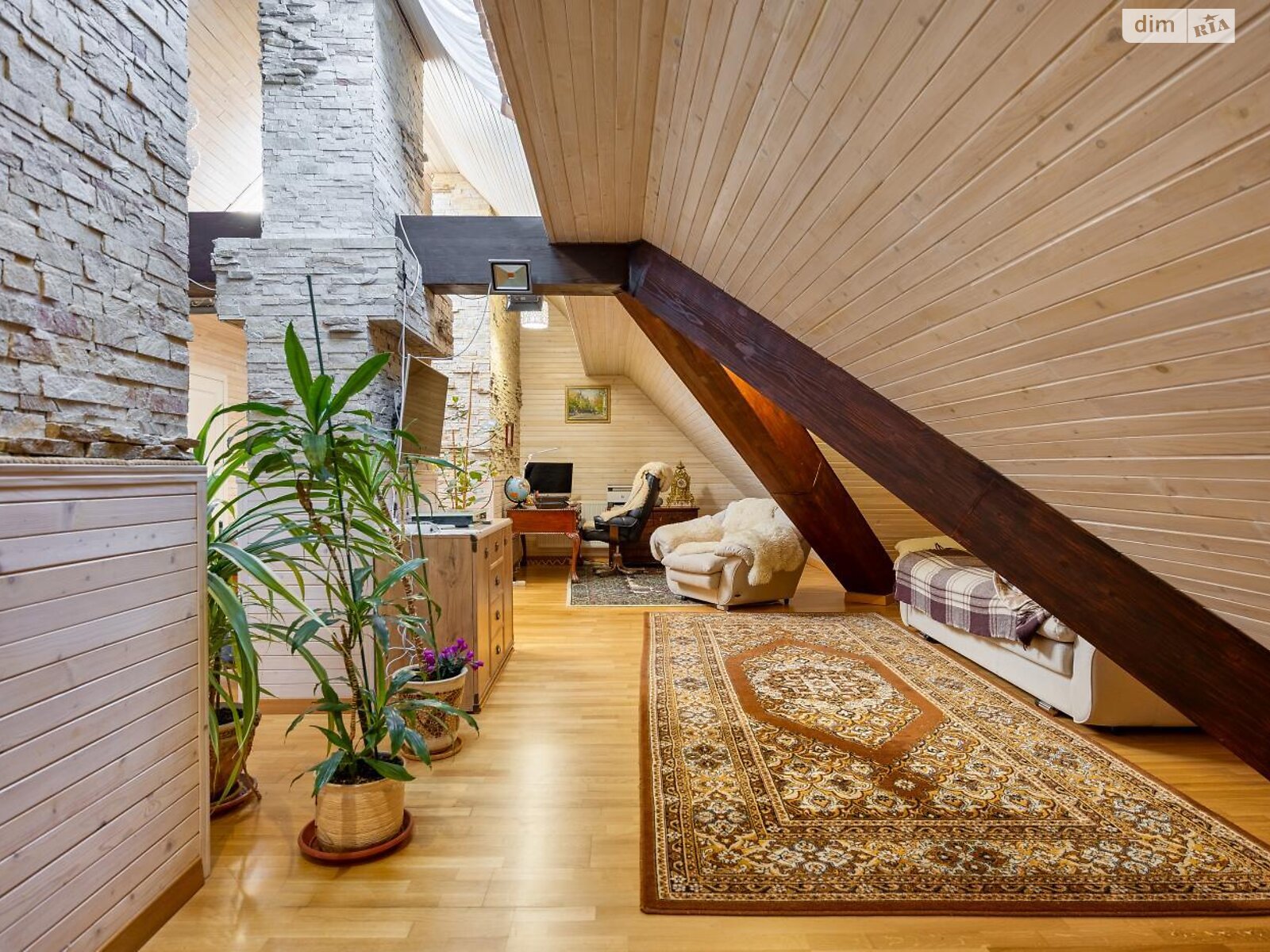 триповерховий будинок з верандою, 299 кв. м, цегла. Продаж у Східниці фото 1