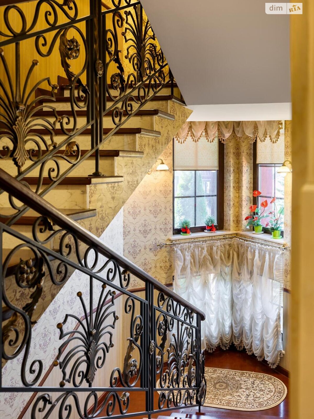 триповерховий будинок з верандою, 299 кв. м, цегла. Продаж у Східниці фото 1