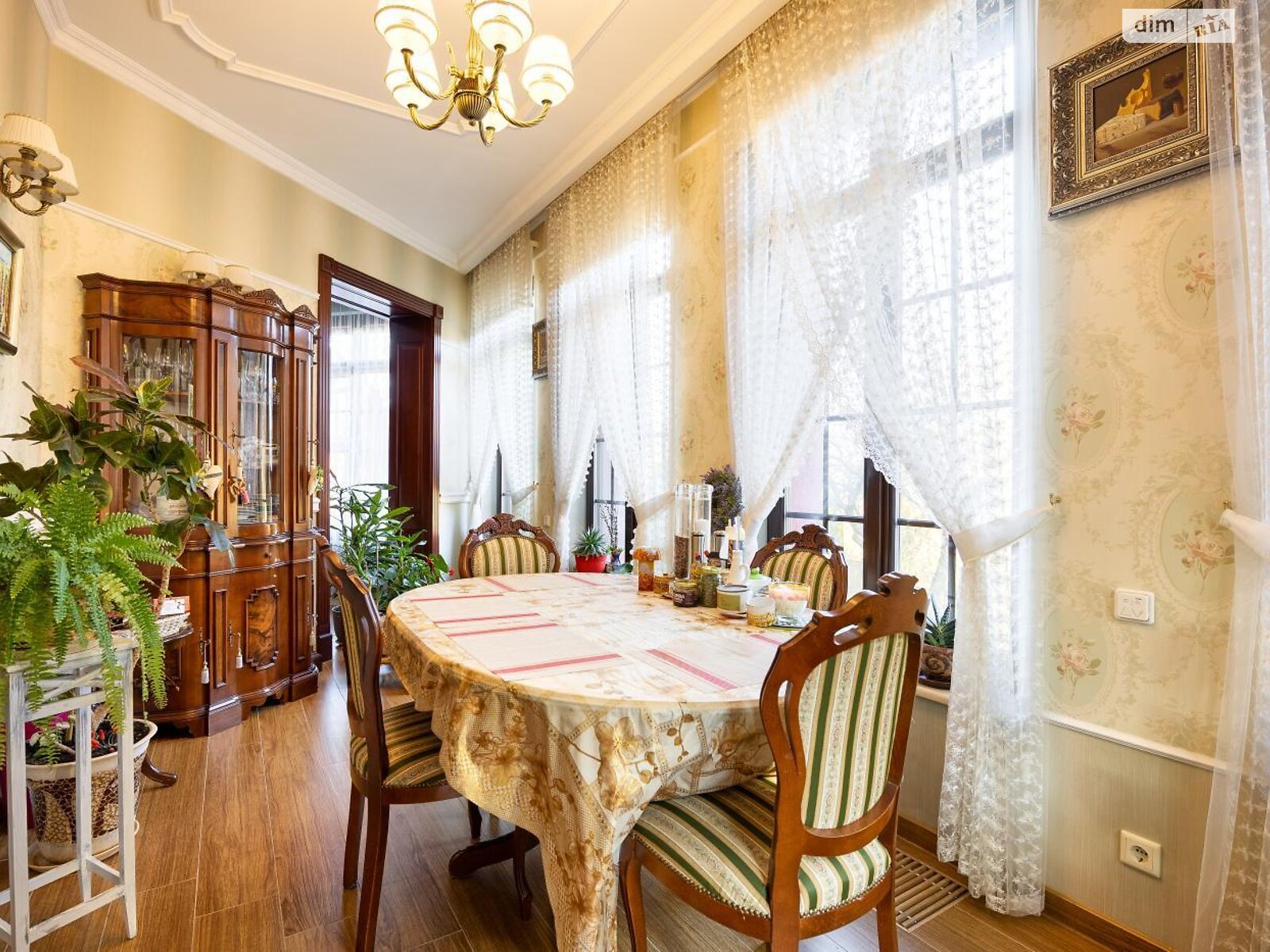 триповерховий будинок з верандою, 299 кв. м, цегла. Продаж у Східниці фото 1