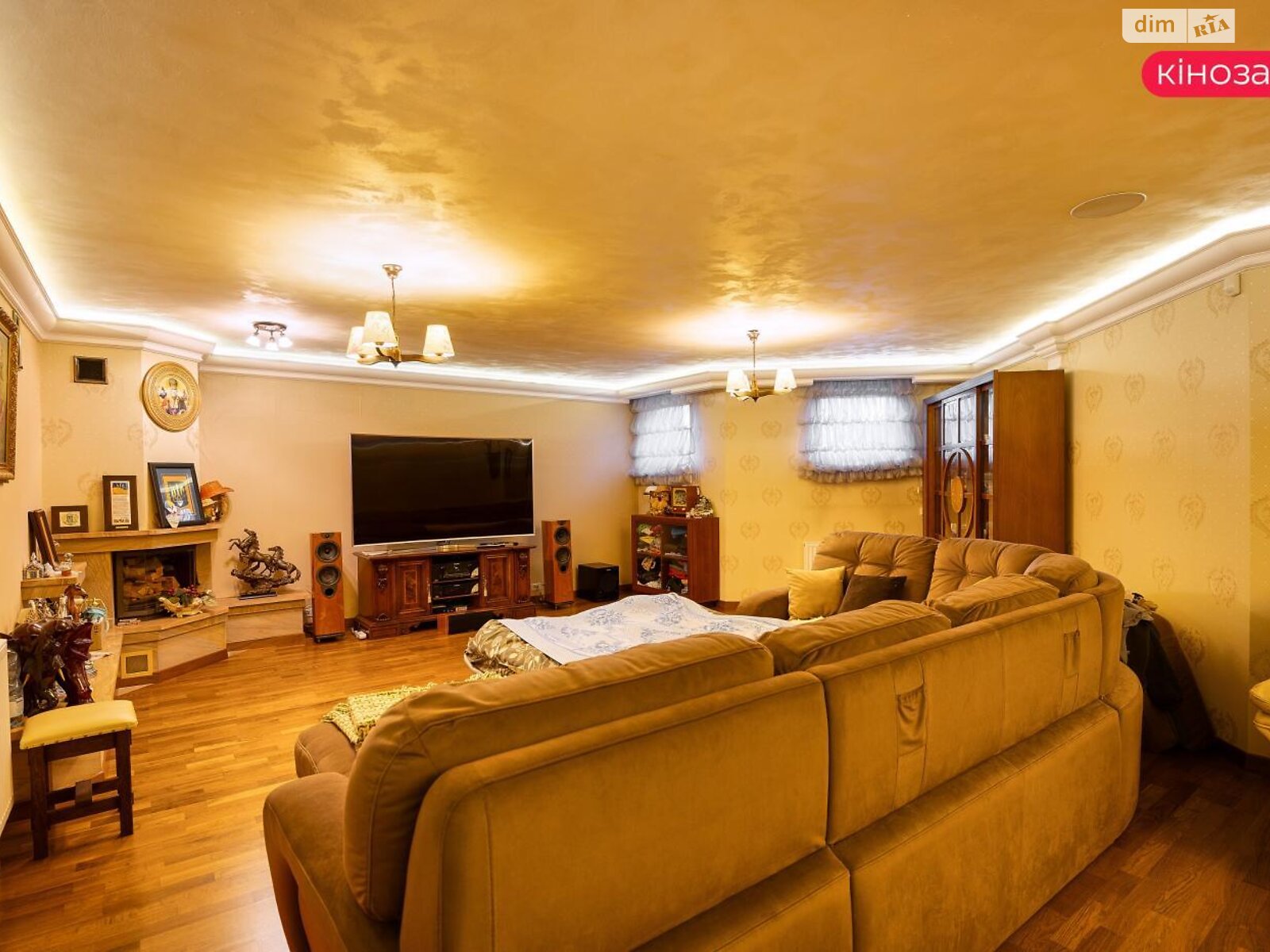 триповерховий будинок з верандою, 299 кв. м, цегла. Продаж у Східниці фото 1