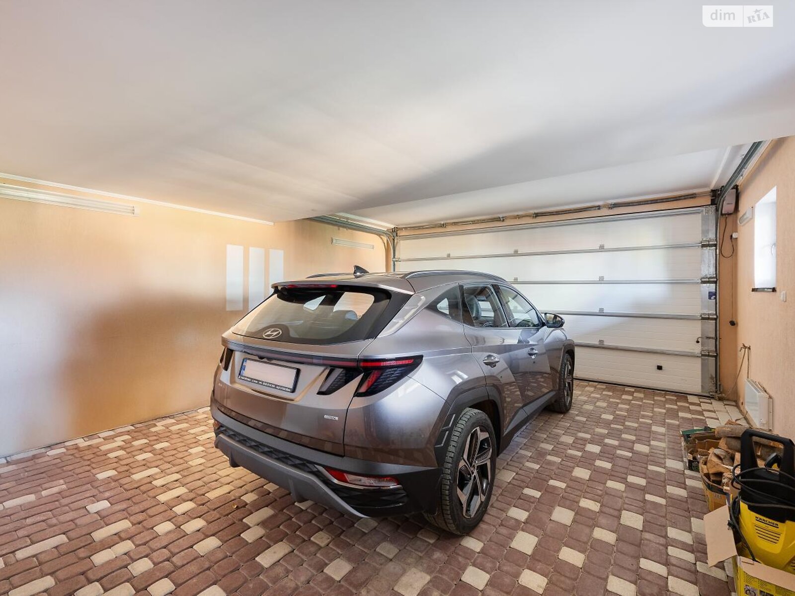 триповерховий будинок з верандою, 298.7 кв. м, цегла. Продаж у Східниці фото 1