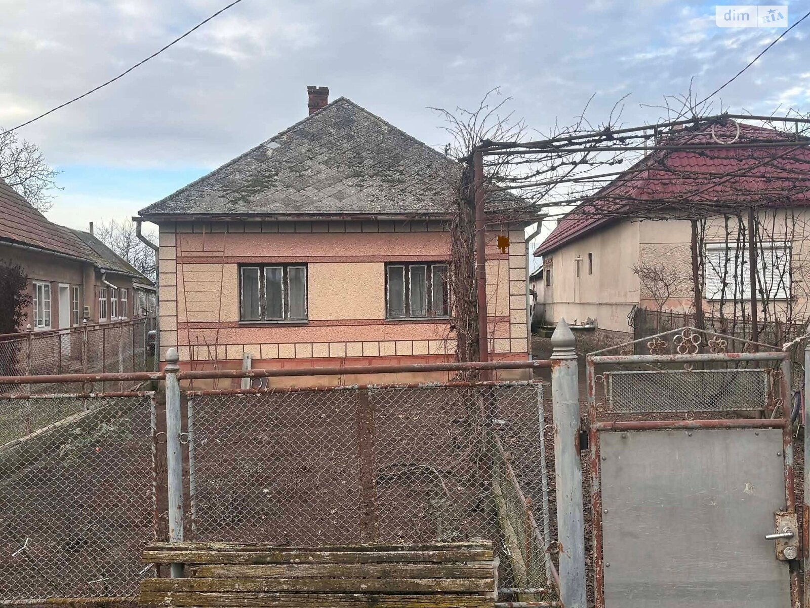 одноэтажный дом, 96.5 кв. м, кирпич саманный. Продажа в Шом фото 1