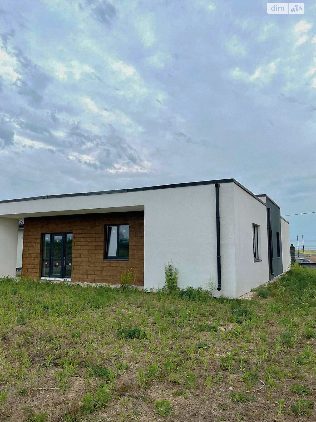 одноэтажный дом с гаражом, 130 кв. м, газобетон. Продажа в Шпанове фото 1 одноэтажный дом с гаражом, 130 кв. м, газобетон. Продажа в Шпанове фото 1