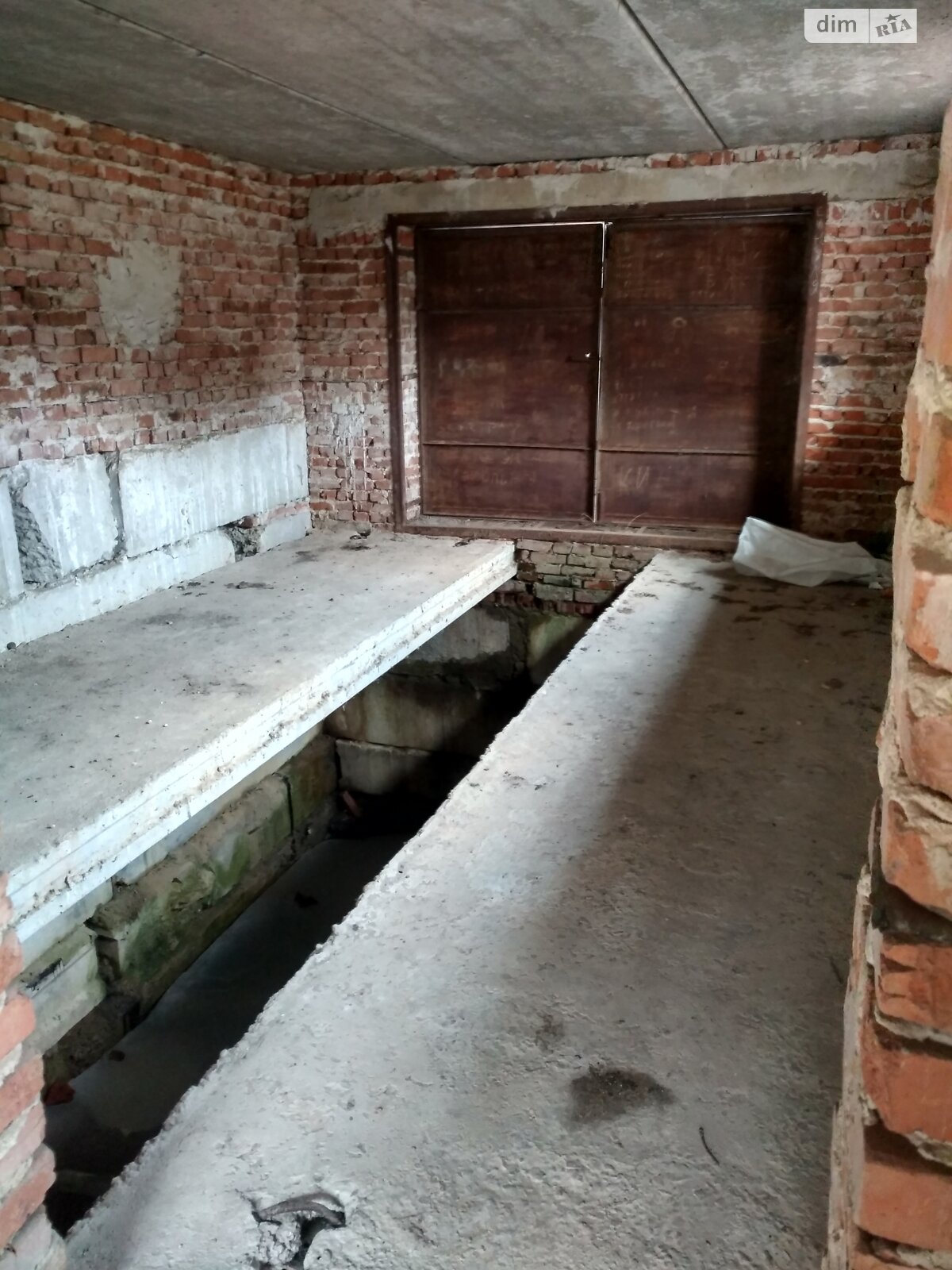 триповерховий будинок з гаражем, 386 кв. м, цегла. Продаж у Шпильчині фото 1 триповерховий будинок з гаражем, 386 кв. м, цегла. Продаж у Шпильчині фото 1