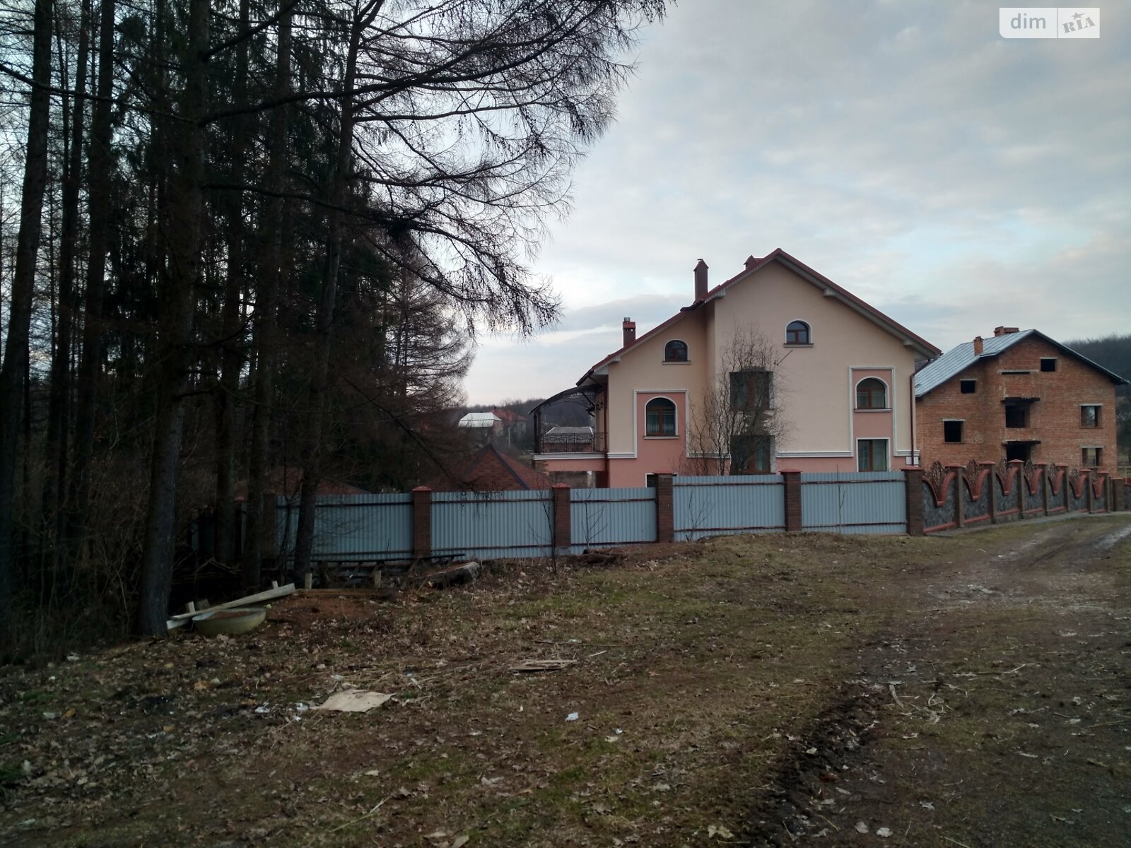 триповерховий будинок з гаражем, 386 кв. м, цегла. Продаж у Шпильчині фото 1 триповерховий будинок з гаражем, 386 кв. м, цегла. Продаж у Шпильчині фото 1