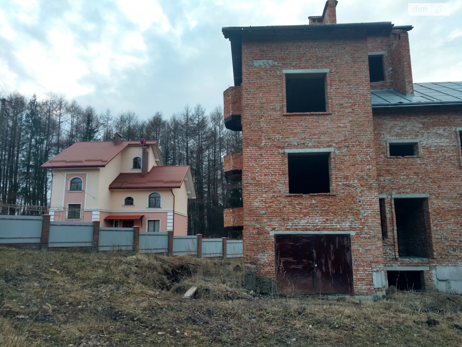 триповерховий будинок з гаражем, 386 кв. м, цегла. Продаж у Шпильчині фото 1 триповерховий будинок з гаражем, 386 кв. м, цегла. Продаж у Шпильчині фото 1