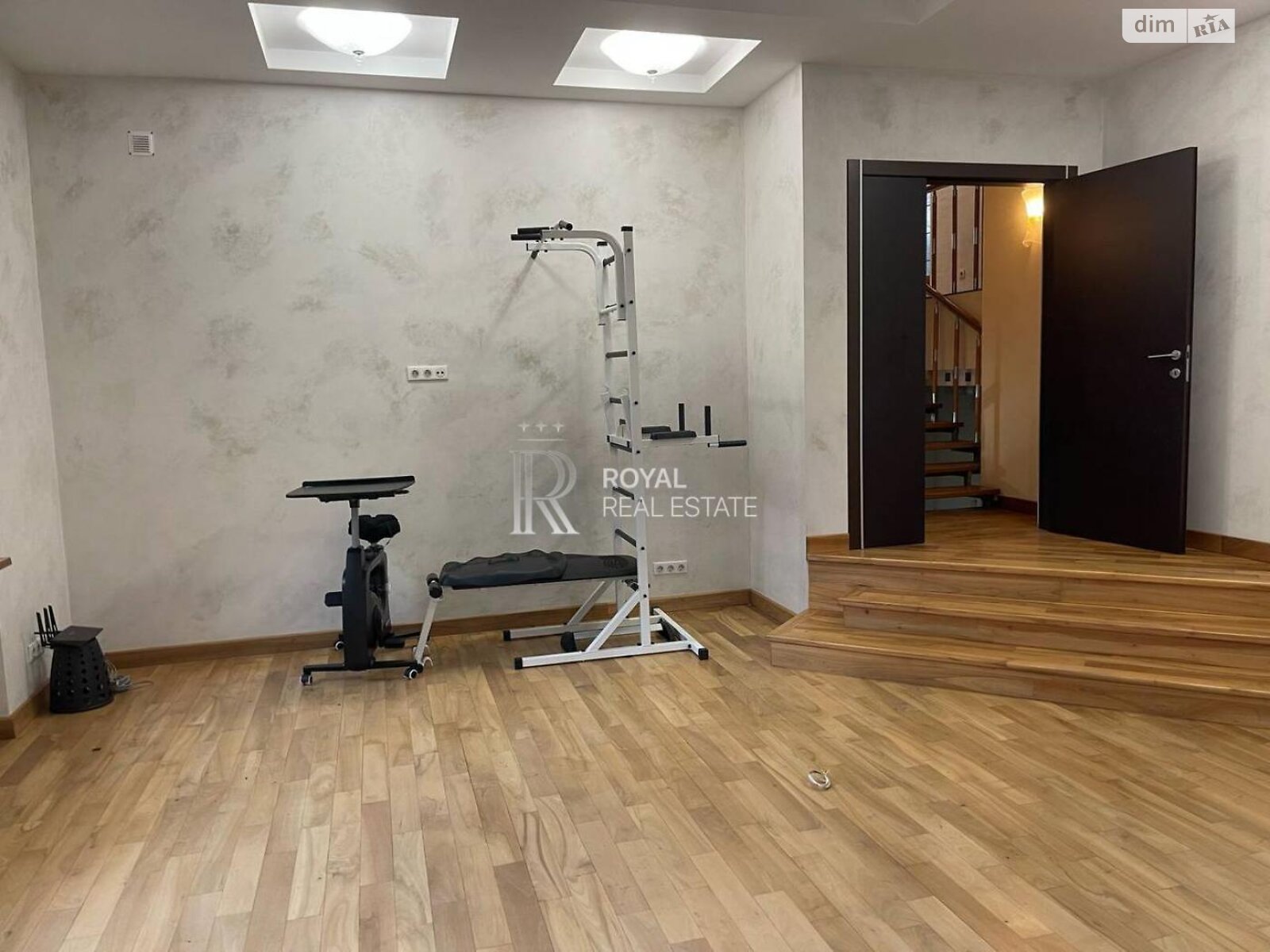триповерховий будинок з верандою, 598.7 кв. м, цегла. Продаж у Шпитьках фото 1 триповерховий будинок з верандою, 598.7 кв. м, цегла. Продаж у Шпитьках фото 1