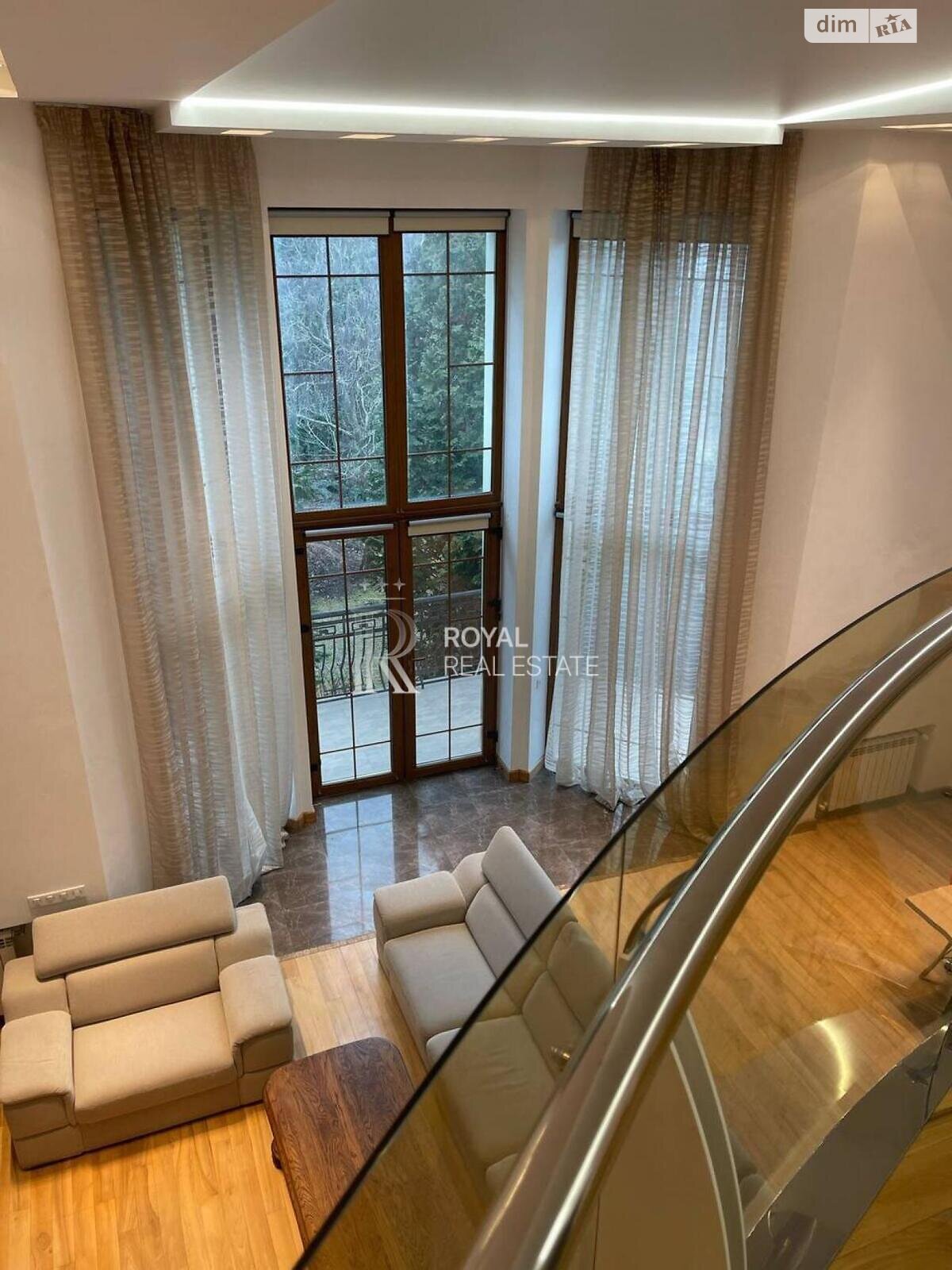 триповерховий будинок з верандою, 598.7 кв. м, цегла. Продаж у Шпитьках фото 1 триповерховий будинок з верандою, 598.7 кв. м, цегла. Продаж у Шпитьках фото 1