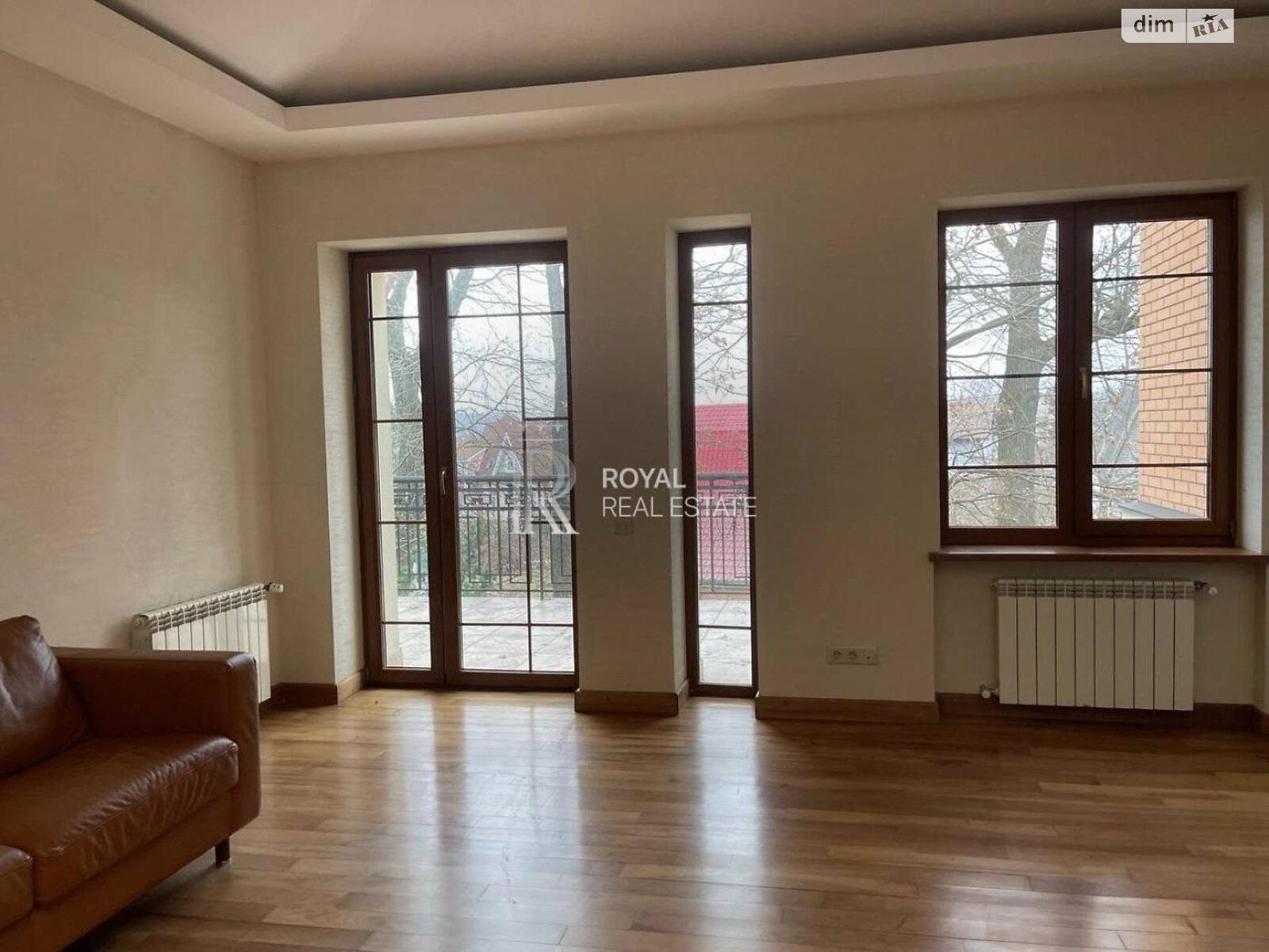триповерховий будинок з верандою, 598.7 кв. м, цегла. Продаж у Шпитьках фото 1 триповерховий будинок з верандою, 598.7 кв. м, цегла. Продаж у Шпитьках фото 1