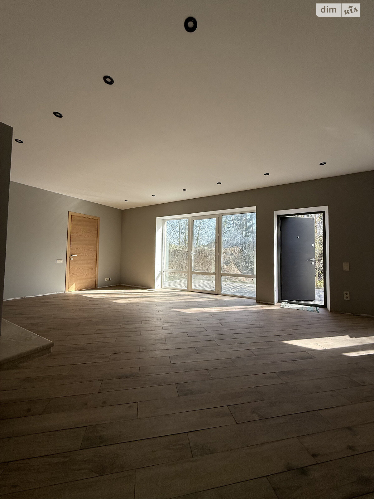 двоповерховий будинок з гаражем, 480 кв. м, ракушняк. Продаж у Шпитьках фото 1 двоповерховий будинок з гаражем, 480 кв. м, ракушняк. Продаж у Шпитьках фото 1