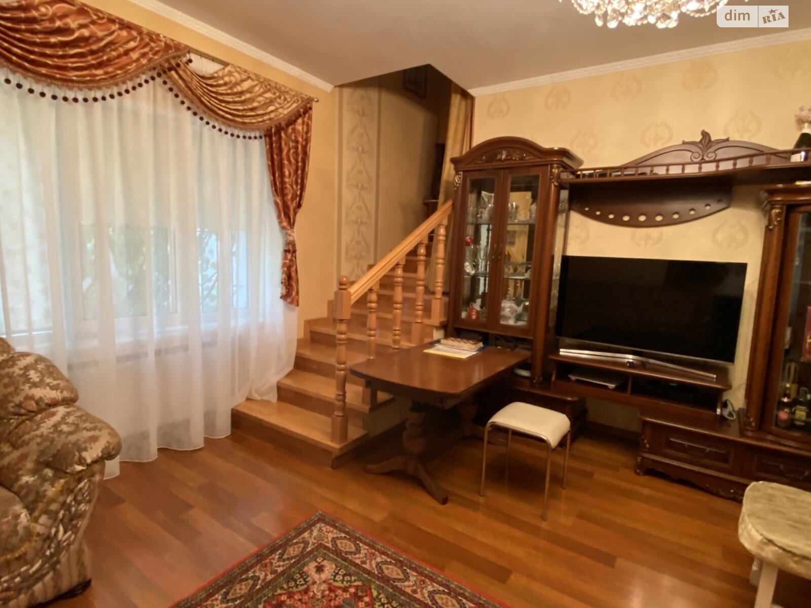 двухэтажный дом с мебелью, 130 кв. м, кирпич. Продажа в Синельникове район Синельниково фото 1