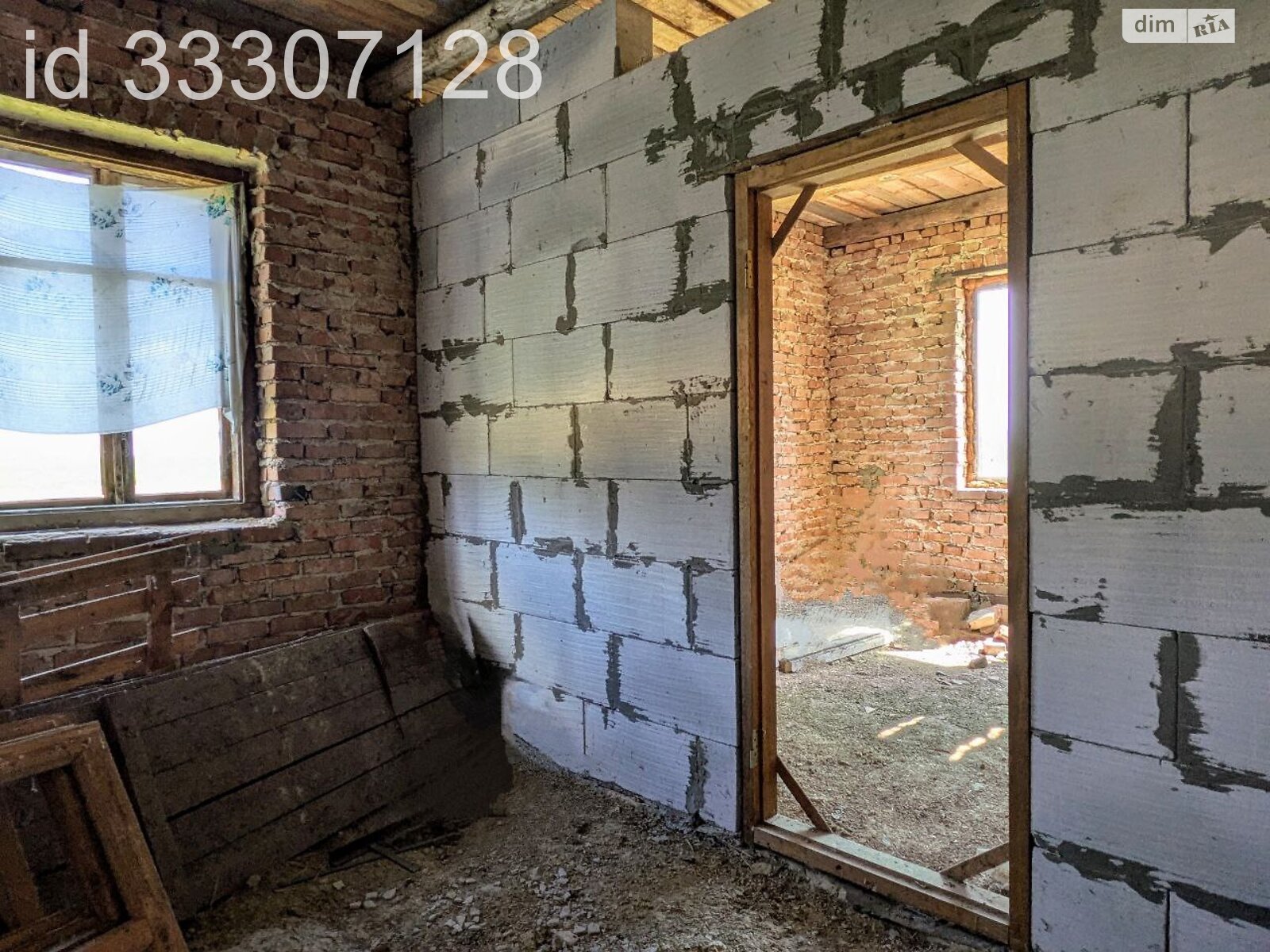 одноэтажный дом с верандой, 99.6 кв. м, кирпич. Продажа в Синеве фото 1