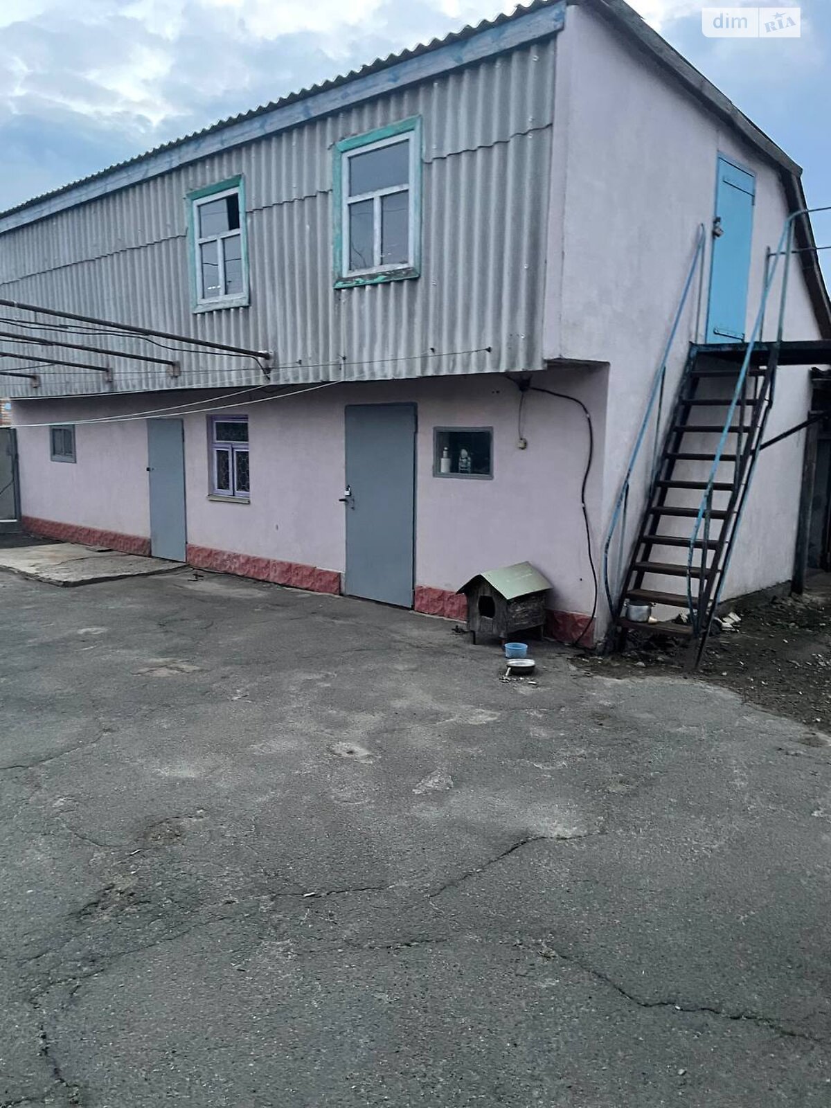 двухэтажный дом с верандой, 130 кв. м, кирпич. Продажа в Синяке фото 1 двухэтажный дом с верандой, 130 кв. м, кирпич. Продажа в Синяке фото 1