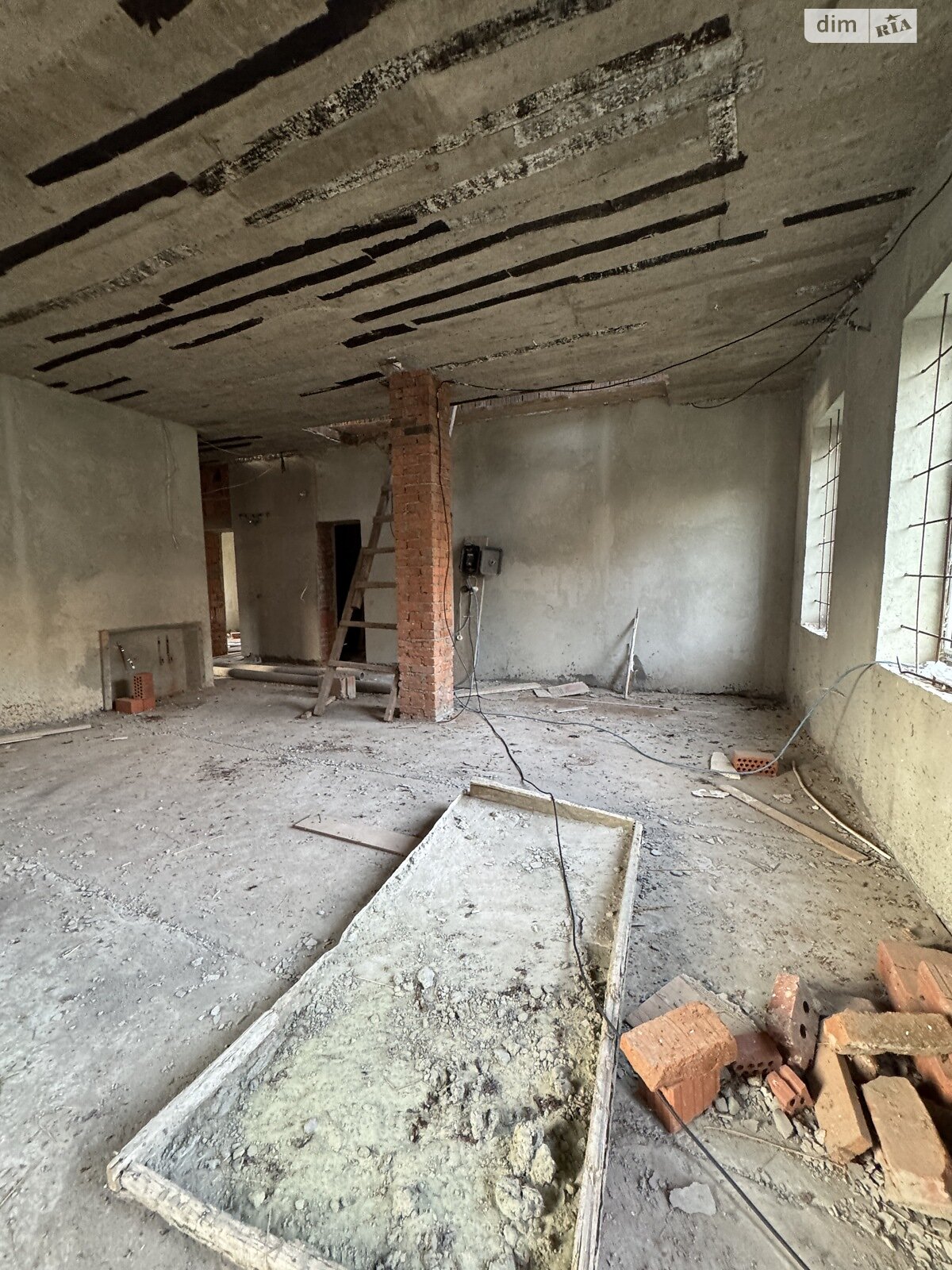 чотириповерховий будинок, 457.6 кв. м, цегла. Продаж у Синяку фото 1