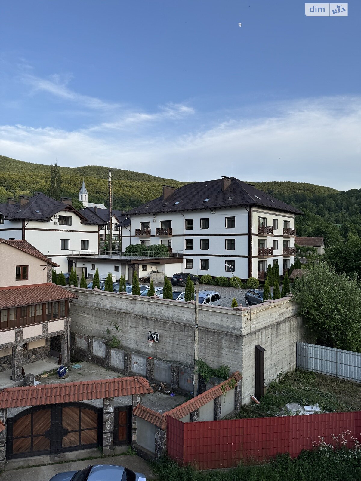 чотириповерховий будинок, 457.6 кв. м, цегла. Продаж у Синяку фото 1