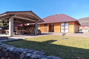 одноэтажный дом с мебелью, 209.5 кв. м, дерево и кирпич. Продажа в Синяке фото 2