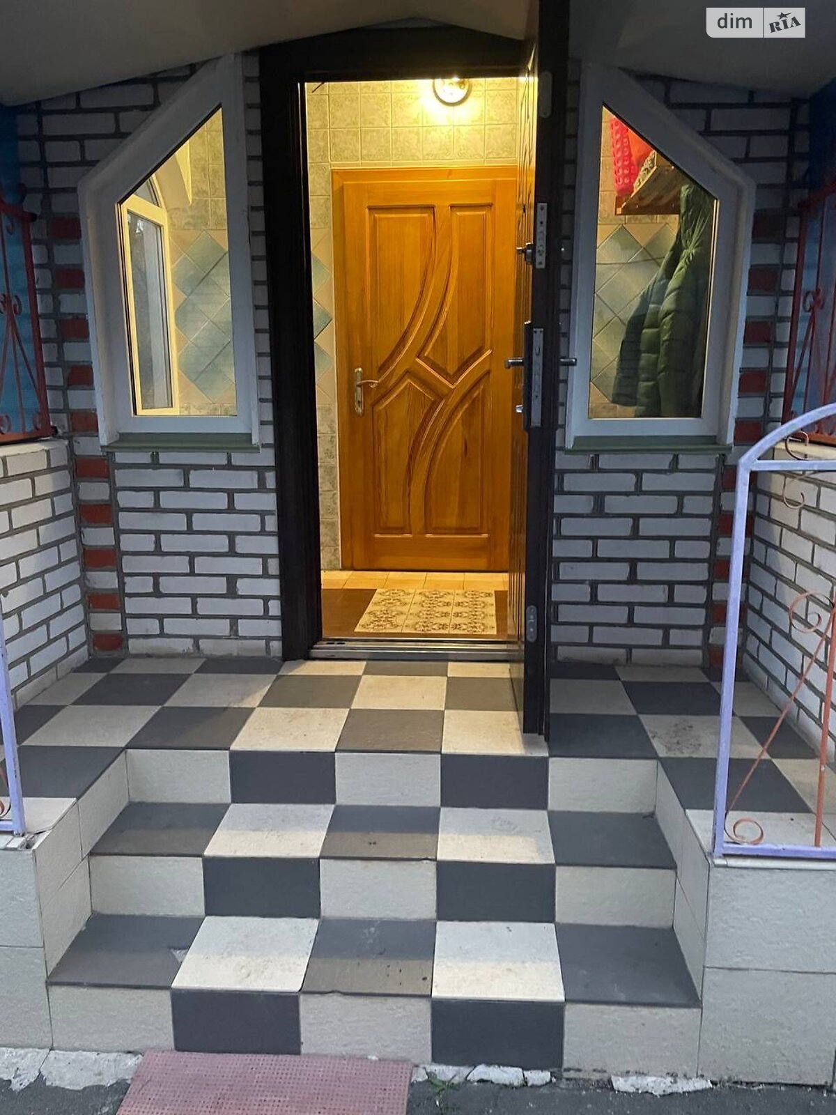 одноэтажный дом с верандой, 130 кв. м, кирпич. Продажа в Синяке фото 1 одноэтажный дом с верандой, 130 кв. м, кирпич. Продажа в Синяке фото 1