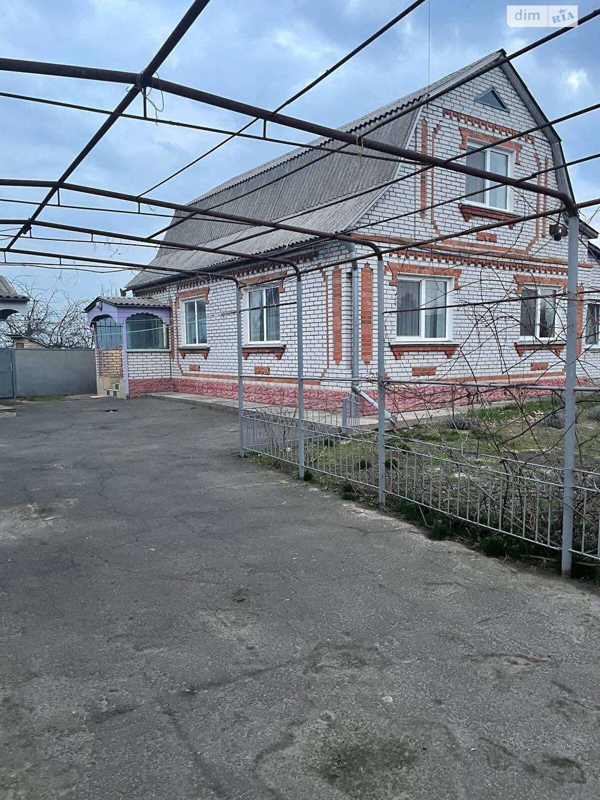 одноэтажный дом с верандой, 130 кв. м, кирпич. Продажа в Синяке фото 1 одноэтажный дом с верандой, 130 кв. м, кирпич. Продажа в Синяке фото 1