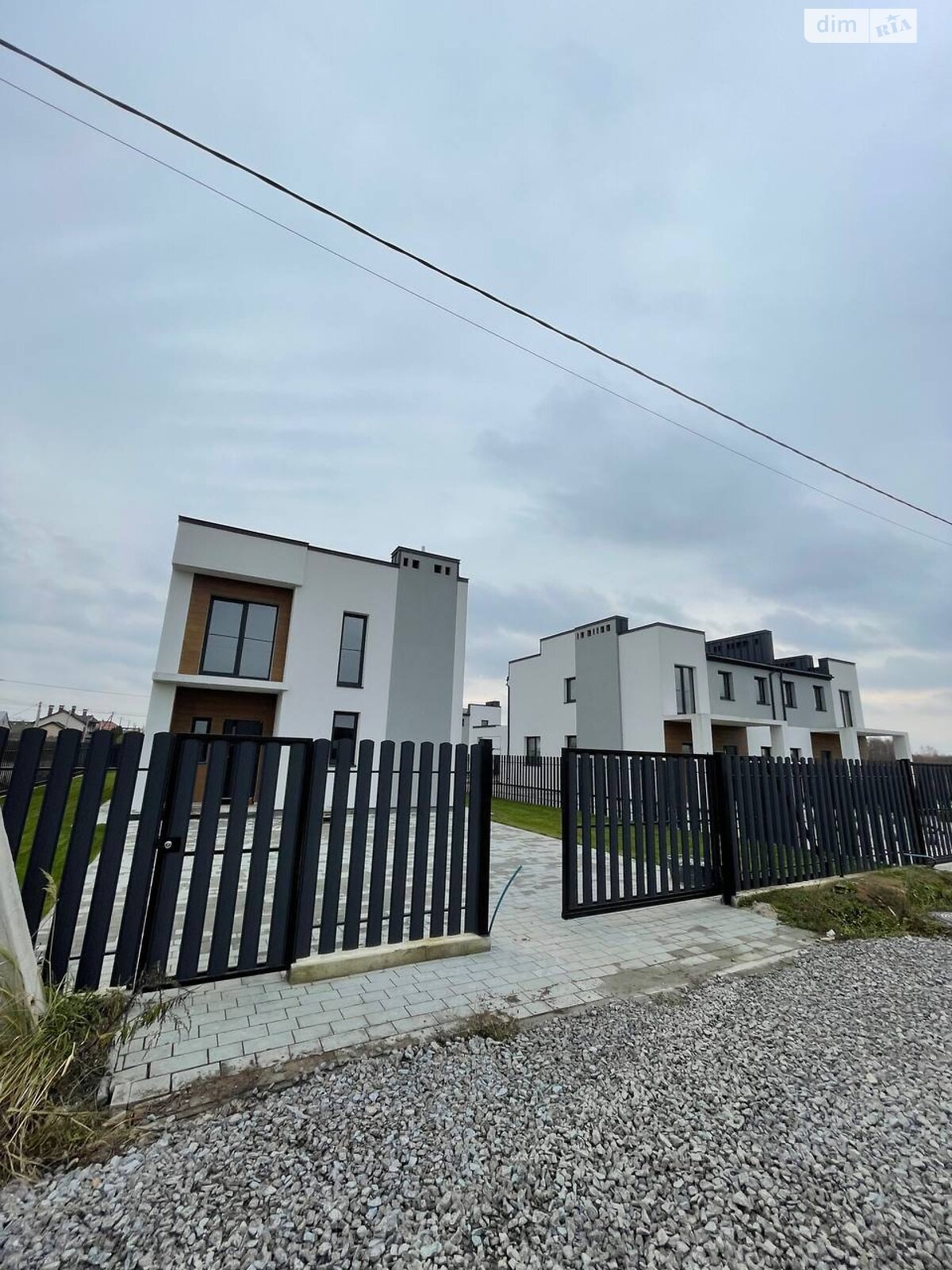 двухэтажный дом с отоплением, 144 кв. м, кирпич. Продажа в Скнилове фото 1 двухэтажный дом с отоплением, 144 кв. м, кирпич. Продажа в Скнилове фото 1