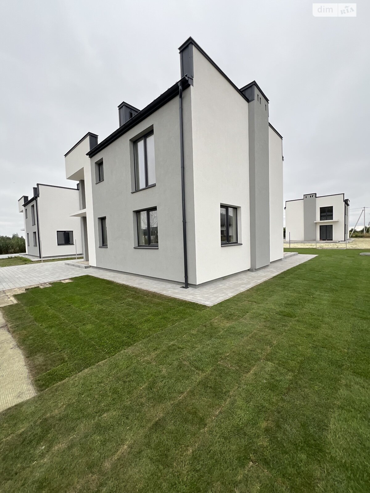 двухэтажный дом с балконом, 142 кв. м, кирпич. Продажа в Скнилове фото 1