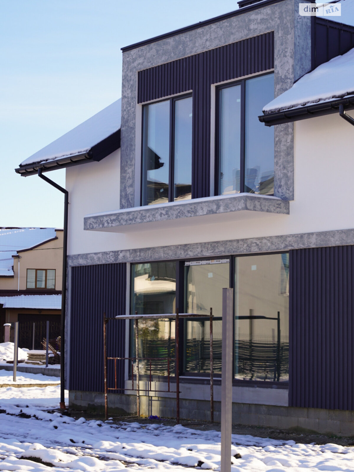 одноэтажный дом с гаражом, 145 кв. м, кирпич. Продажа в Скнилове фото 1