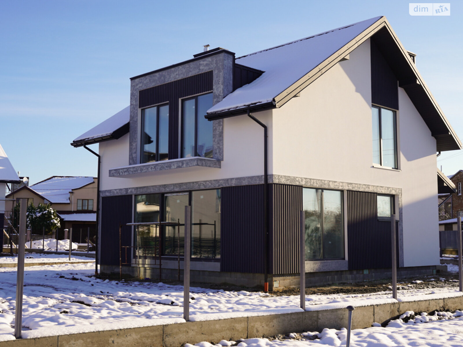 одноэтажный дом с гаражом, 145 кв. м, кирпич. Продажа в Скнилове фото 1