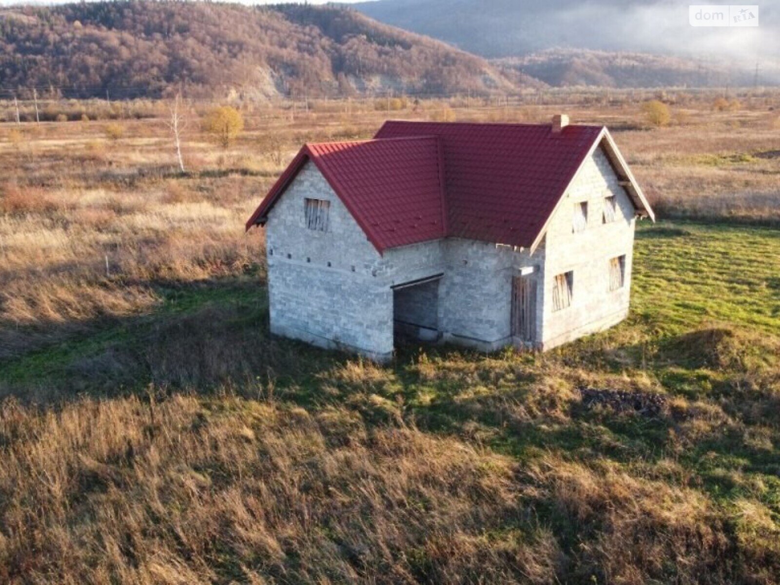 двухэтажный дом с гаражом, 130 кв. м, блочно-кирпичный. Продажа в Верхнем Синевидном фото 1