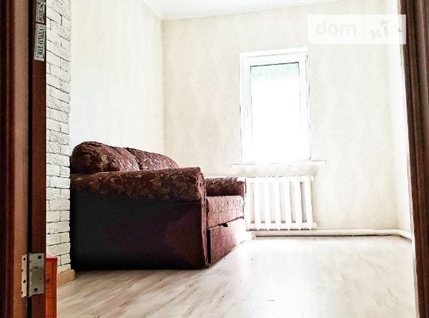 трехэтажный дом с балконом, 74 кв. м, кирпич. Продажа в Сквире район Сквира фото 1 трехэтажный дом с балконом, 74 кв. м, кирпич. Продажа в Сквире район Сквира фото 1