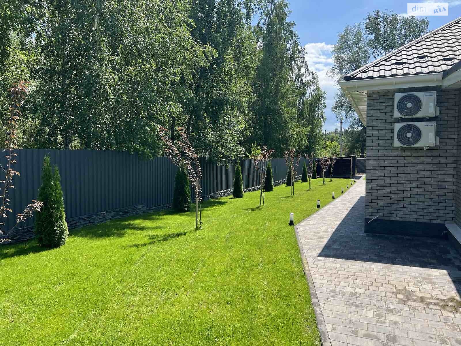 одноэтажный дом с гаражом, 301 кв. м, кирпич. Продажа в Славном фото 1 одноэтажный дом с гаражом, 301 кв. м, кирпич. Продажа в Славном фото 1