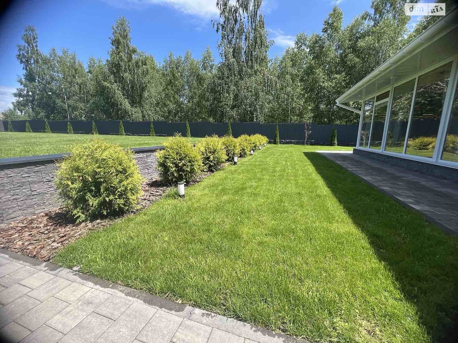 одноэтажный дом с гаражом, 301 кв. м, кирпич. Продажа в Славном фото 1 одноэтажный дом с гаражом, 301 кв. м, кирпич. Продажа в Славном фото 1