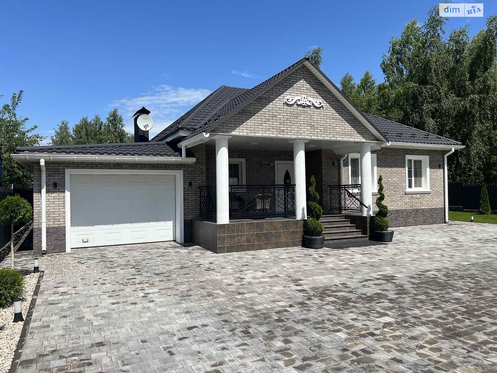 одноэтажный дом с гаражом, 301 кв. м, кирпич. Продажа в Славном фото 1 одноэтажный дом с гаражом, 301 кв. м, кирпич. Продажа в Славном фото 1