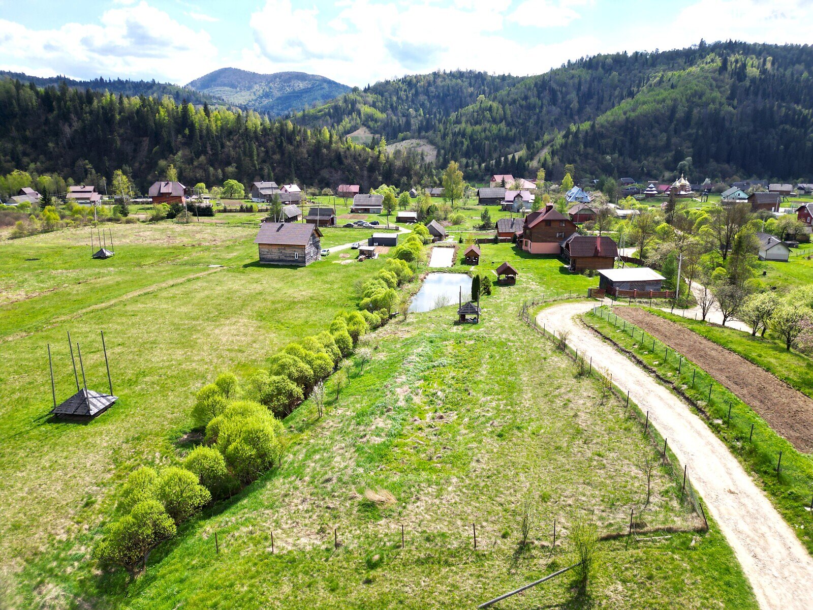 триповерховий будинок з опаленням, 300 кв. м, цегла. Продаж у Славському фото 1 триповерховий будинок з опаленням, 300 кв. м, цегла. Продаж у Славському фото 1