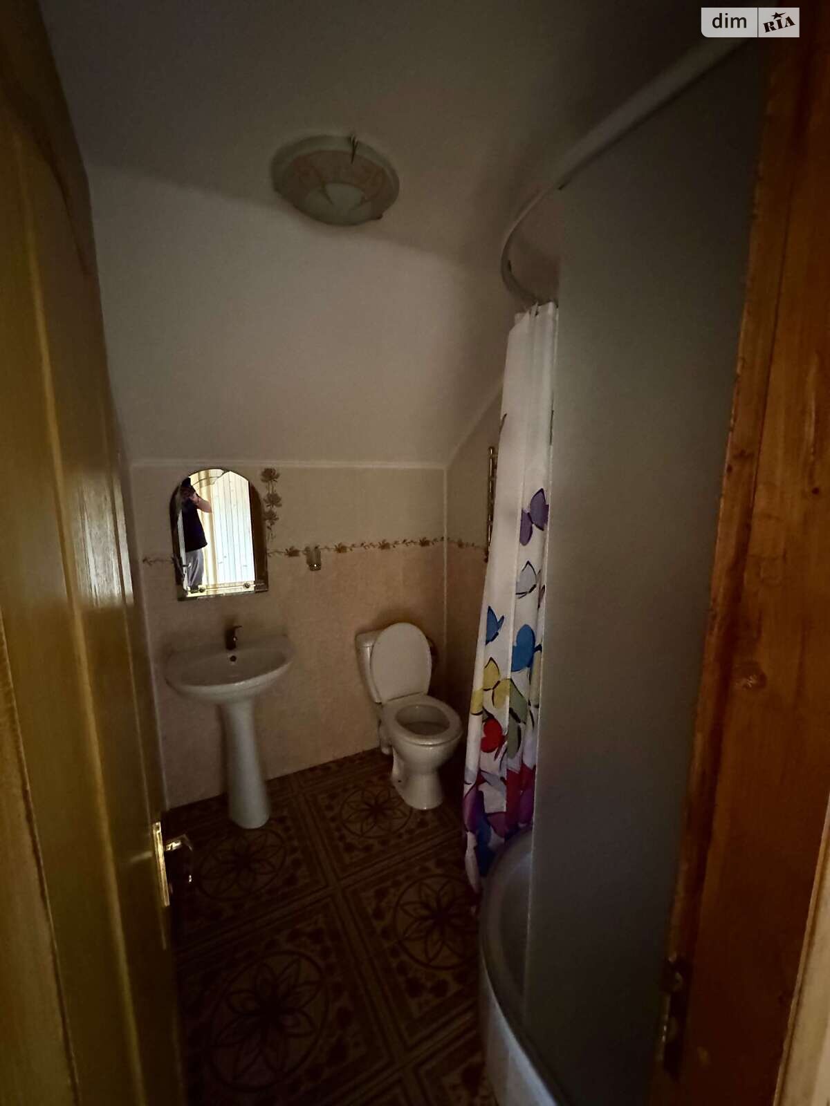 триповерховий будинок з опаленням, 300 кв. м, цегла. Продаж у Славському фото 1 триповерховий будинок з опаленням, 300 кв. м, цегла. Продаж у Славському фото 1