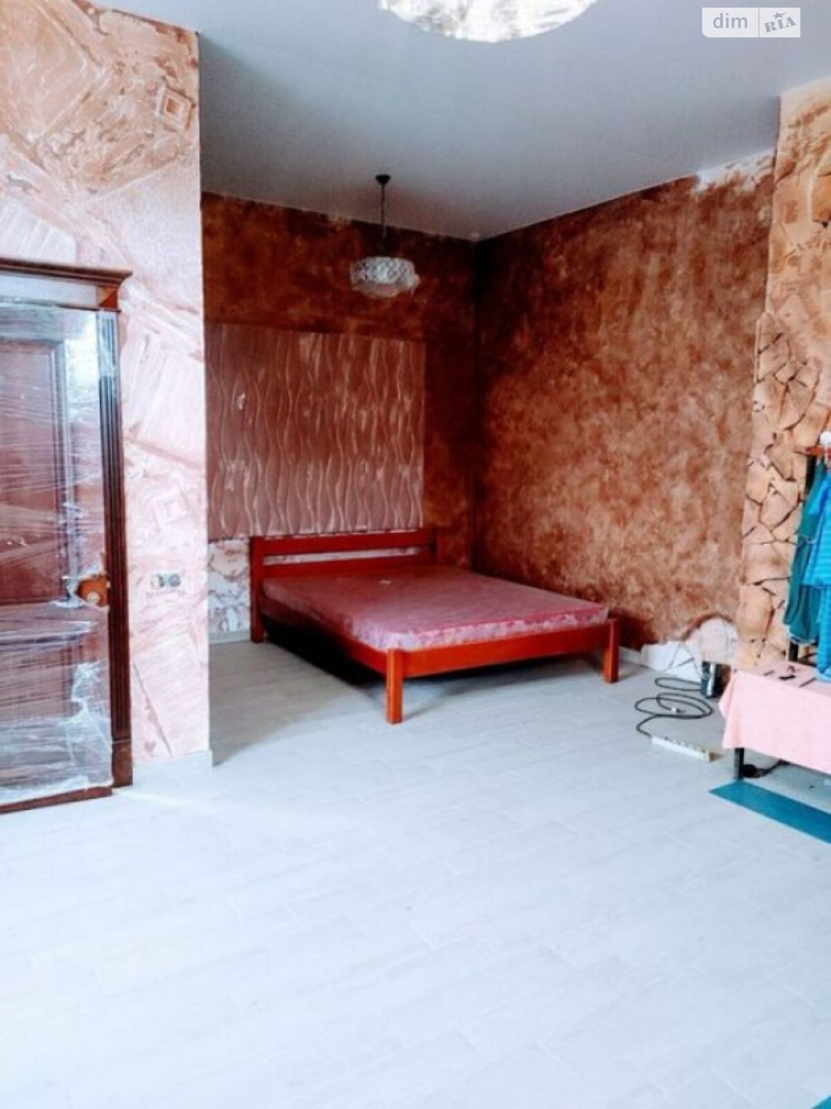 трехэтажный дом, 720 кв. м, кирпич. Продажа в Слободе фото 1 трехэтажный дом, 720 кв. м, кирпич. Продажа в Слободе фото 1