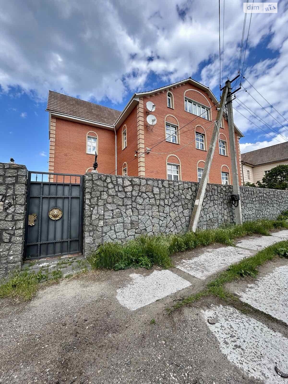 трехэтажный дом, 724 кв. м, керамический блок. Продажа в Слободе фото 1 трехэтажный дом, 724 кв. м, керамический блок. Продажа в Слободе фото 1