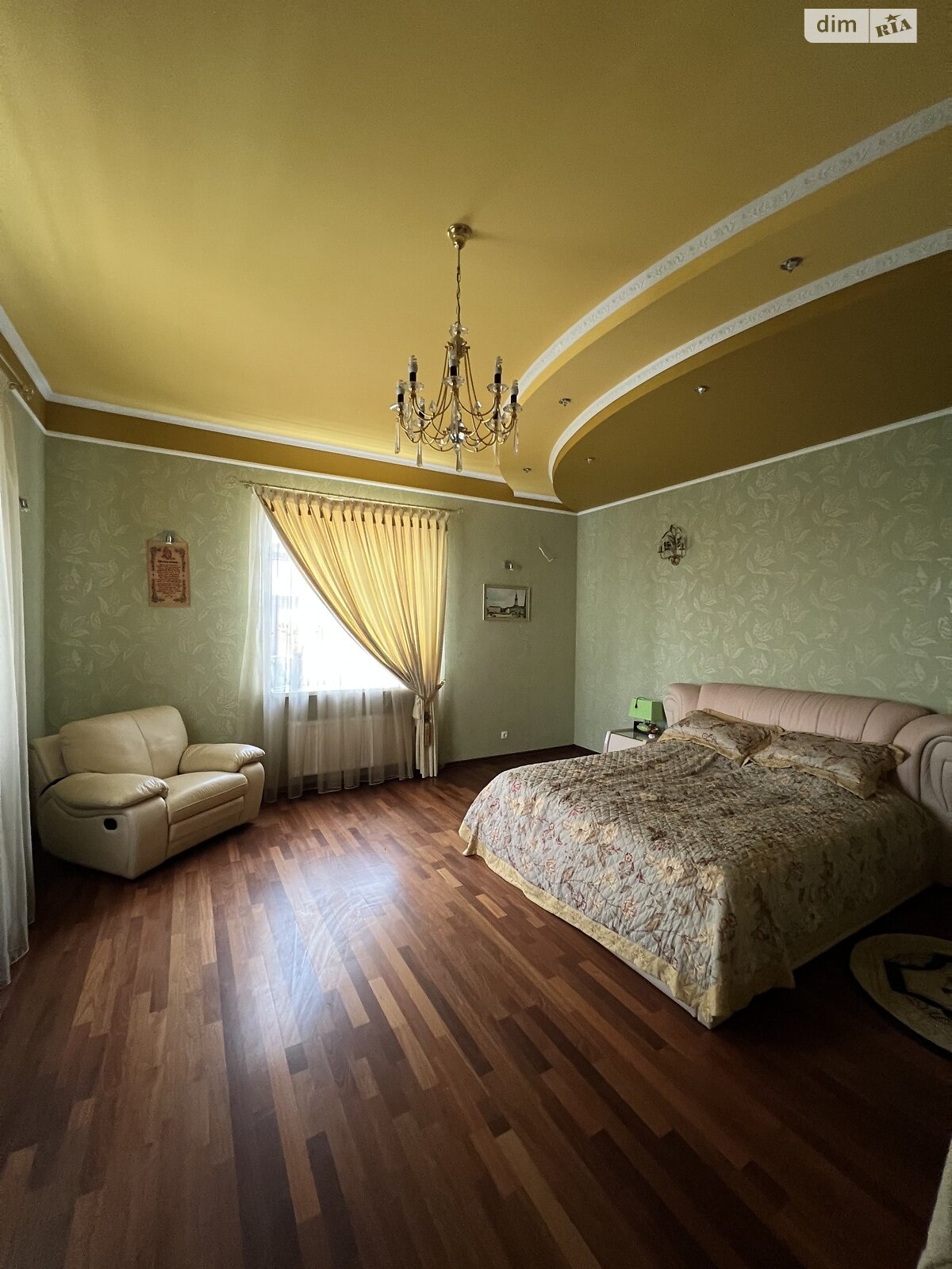 четырехэтажный дом с мебелью, 1000 кв. м, кирпич. Продажа в Слободе фото 1 четырехэтажный дом с мебелью, 1000 кв. м, кирпич. Продажа в Слободе фото 1