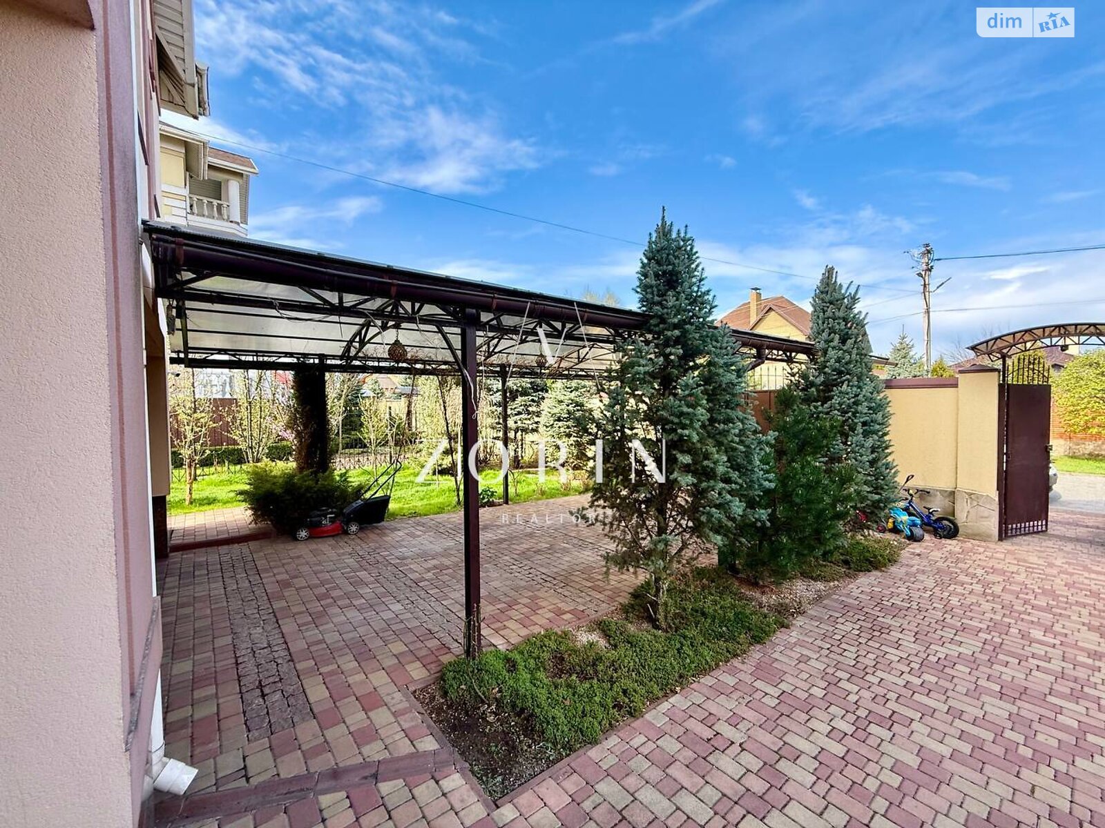 триповерховий будинок з гаражем, 368 кв. м, цегла. Продаж у Слобожанському фото 1 триповерховий будинок з гаражем, 368 кв. м, цегла. Продаж у Слобожанському фото 1