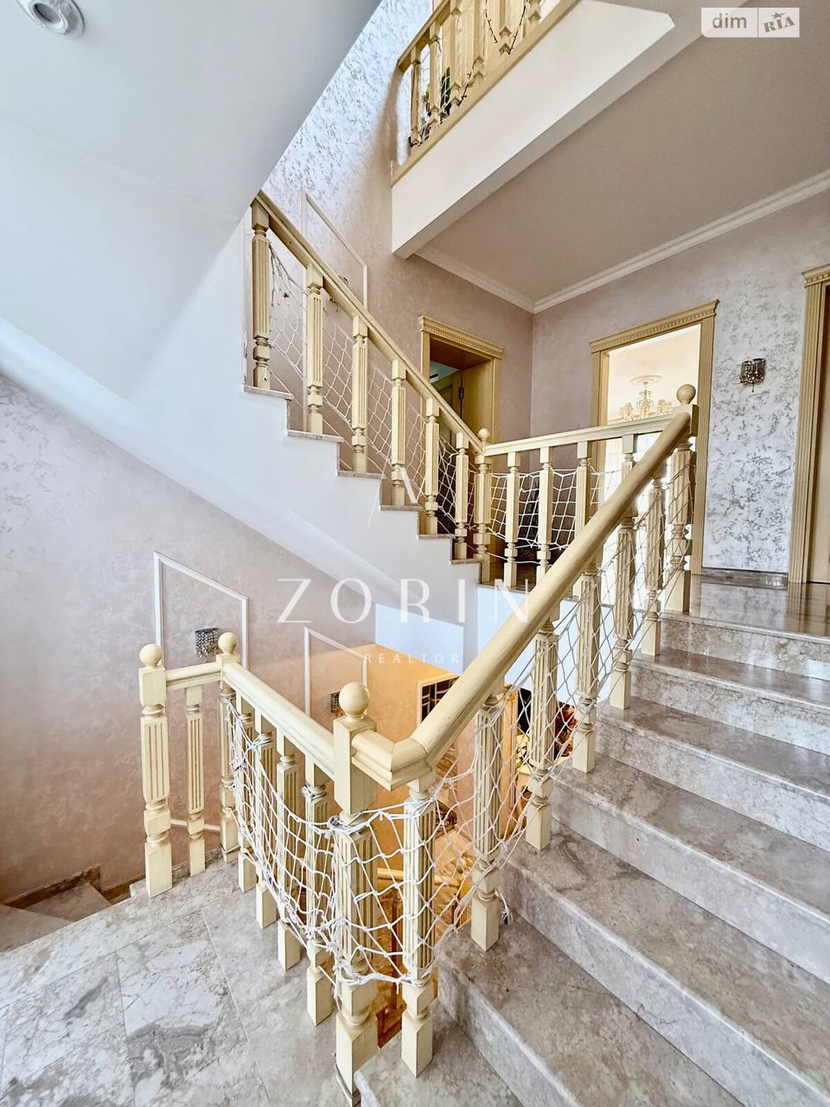 триповерховий будинок з гаражем, 368 кв. м, цегла. Продаж у Слобожанському фото 1 триповерховий будинок з гаражем, 368 кв. м, цегла. Продаж у Слобожанському фото 1